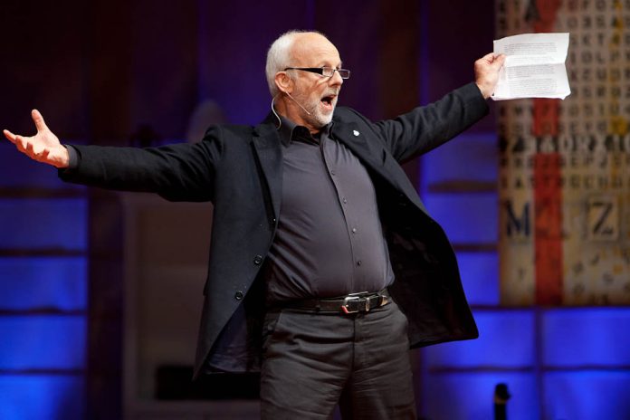 Christopher Gaze - Jeremy Lim Photography