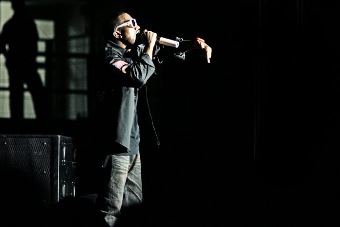 1280px-Kanye_West_5