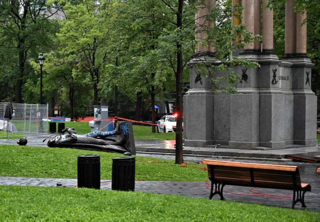 CANADA-US-POLITICS-RACISM-PROTEST