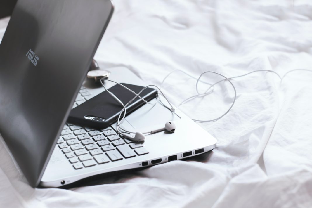 christopher-ivanov-ojpmOouUeAM-unsplash