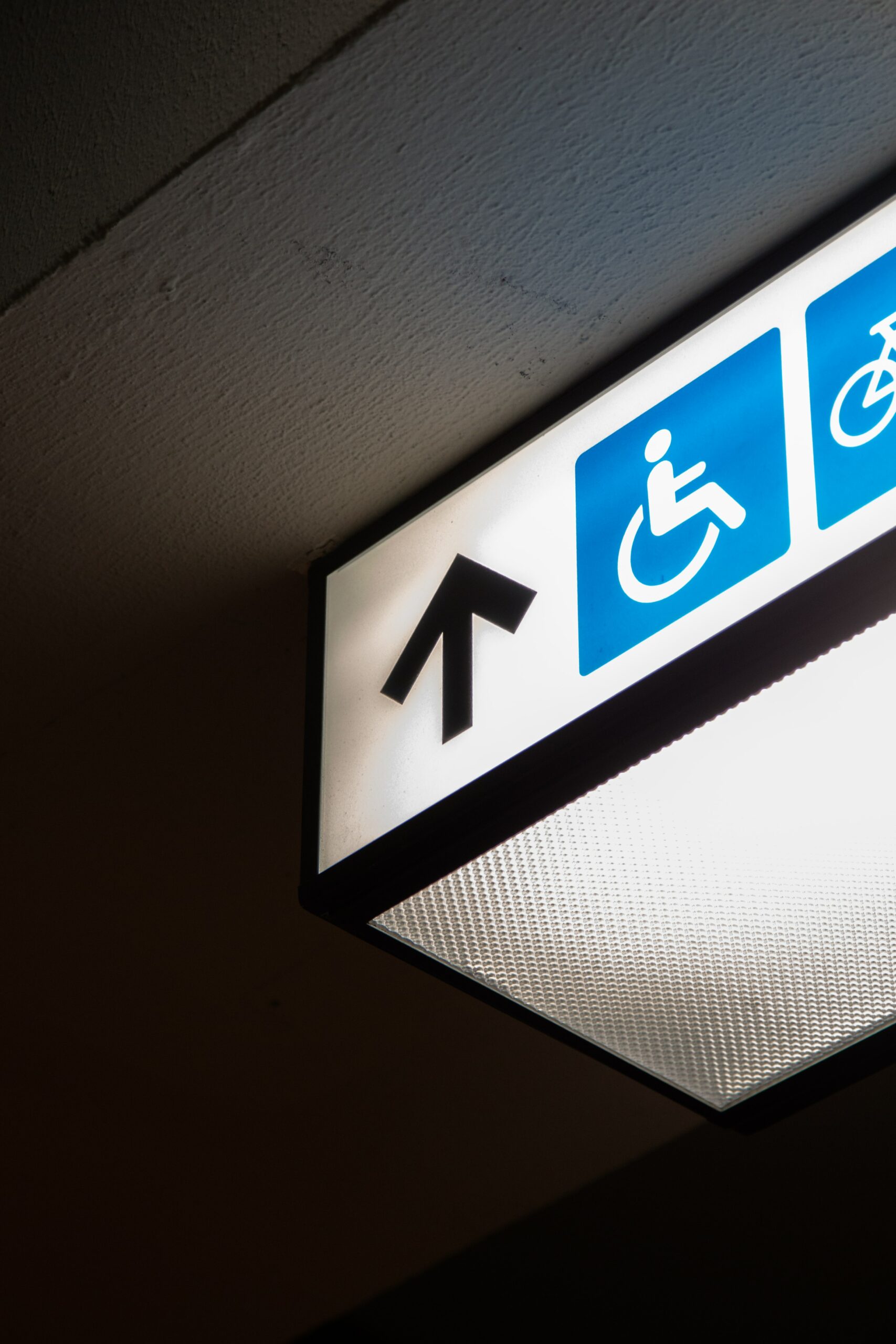 wheelchair symbol at subway station