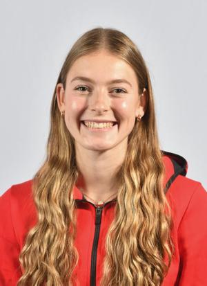 Photo of track and field runner Carly Seemann