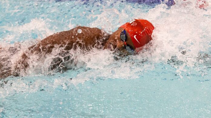 photo of SFU swimmer midrace