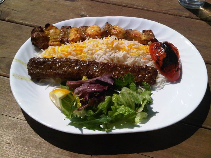 A photo of chelow kebab